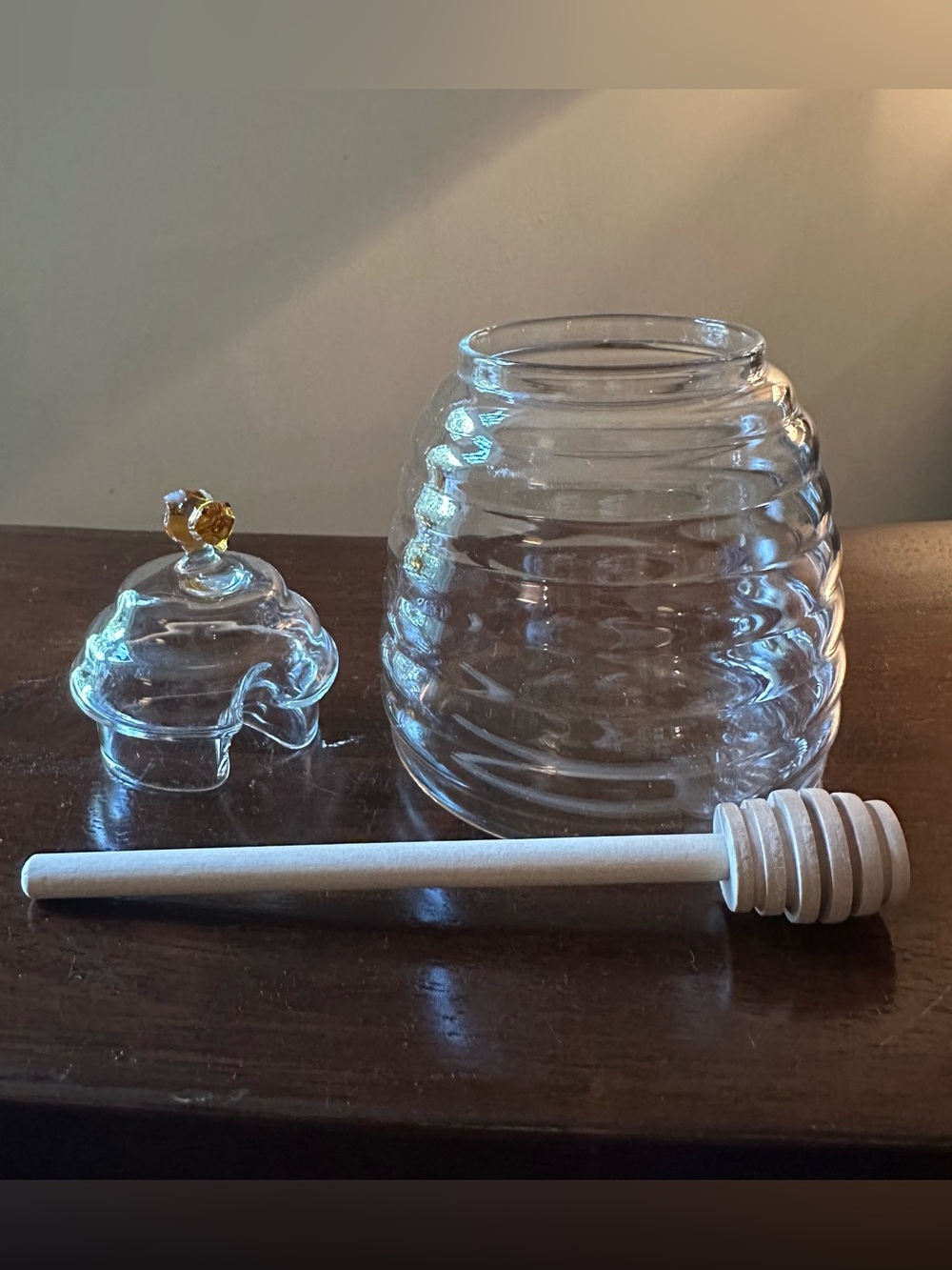 Wingless bee honey pot with honey dipper •’glass • lidded